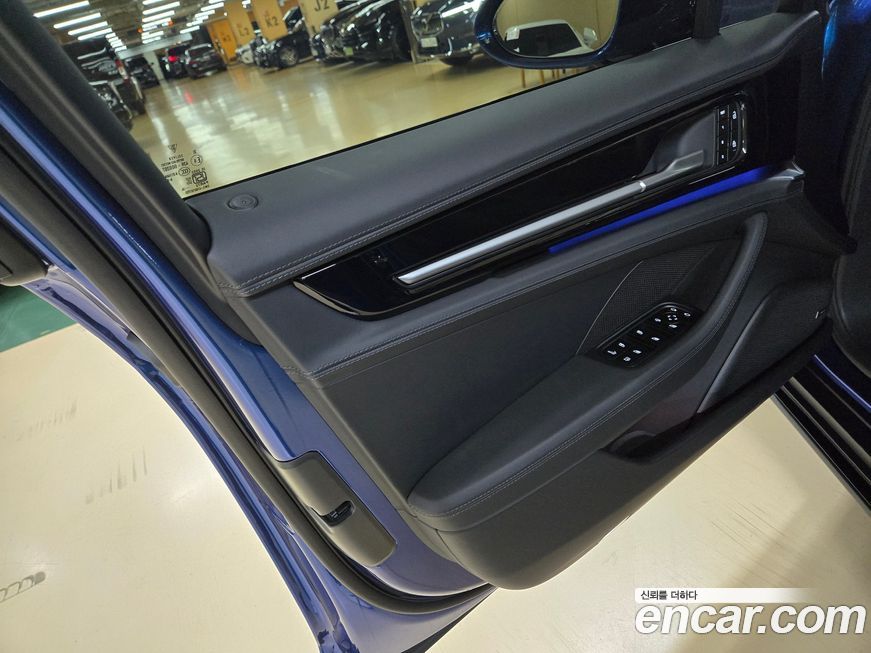 Porsche Panamera 2025