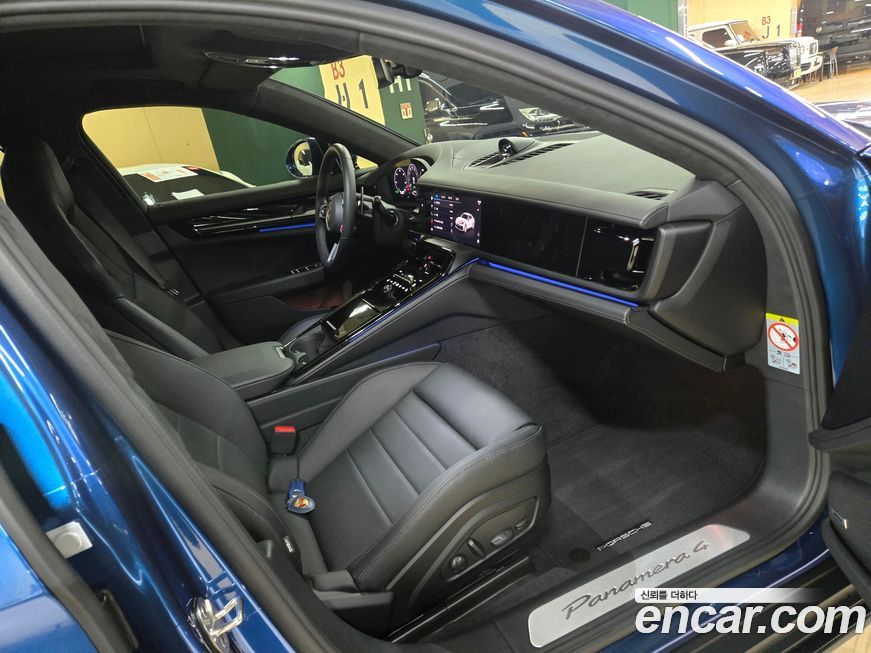 Porsche Panamera 2025