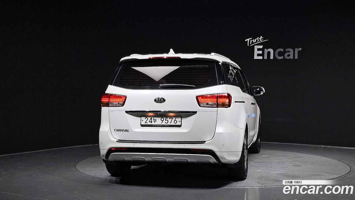 Kia Canival 2015
