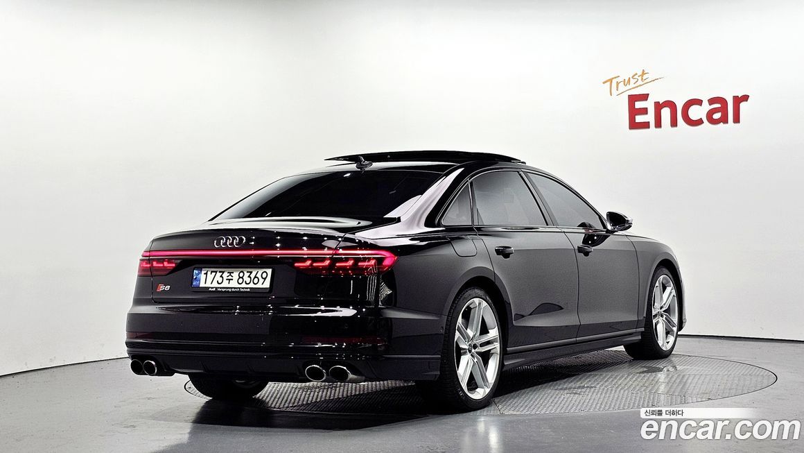 Audi S8 2021