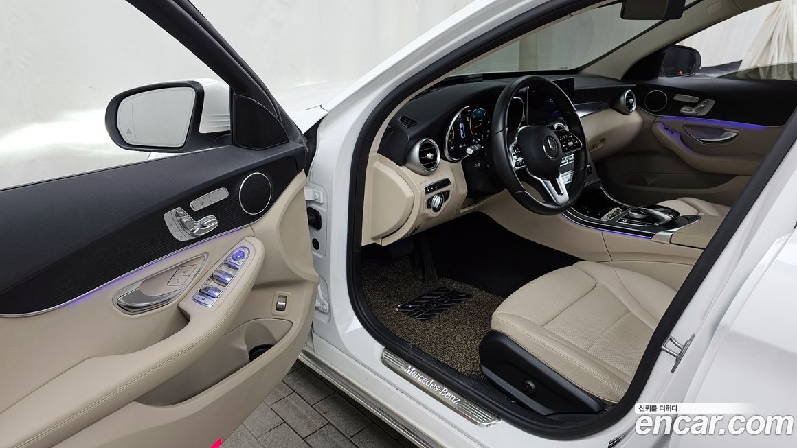 Mercedes-Benz C-Class 2021