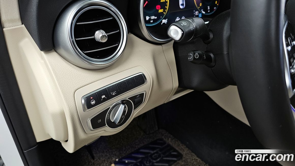 Mercedes-Benz C-Class 2021