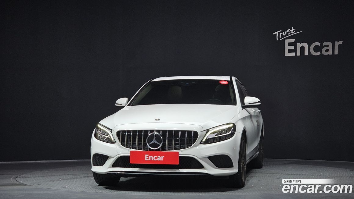 Mercedes-Benz C-Class 2021