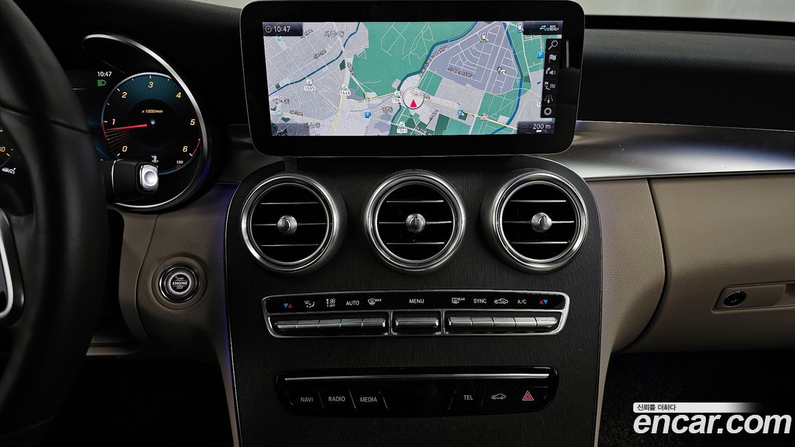 Mercedes-Benz C-Class 2021