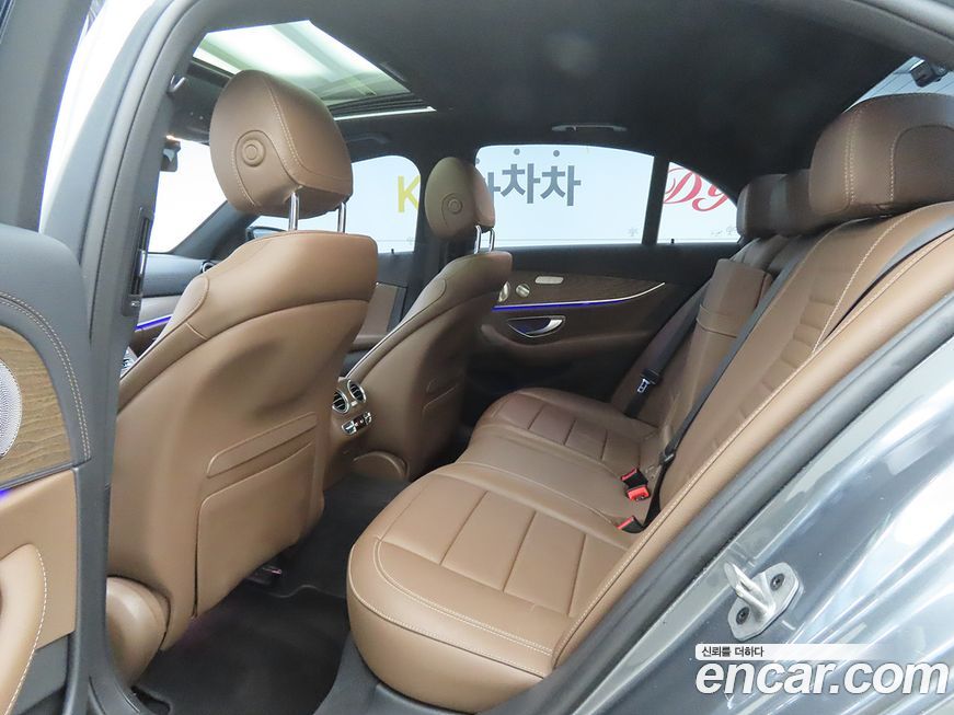 Mercedes-Benz E-Class 2021