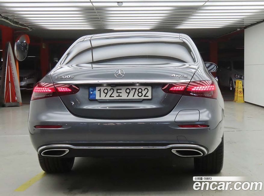 Mercedes-Benz E-Class 2021