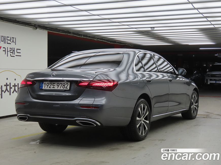 Mercedes-Benz E-Class 2021