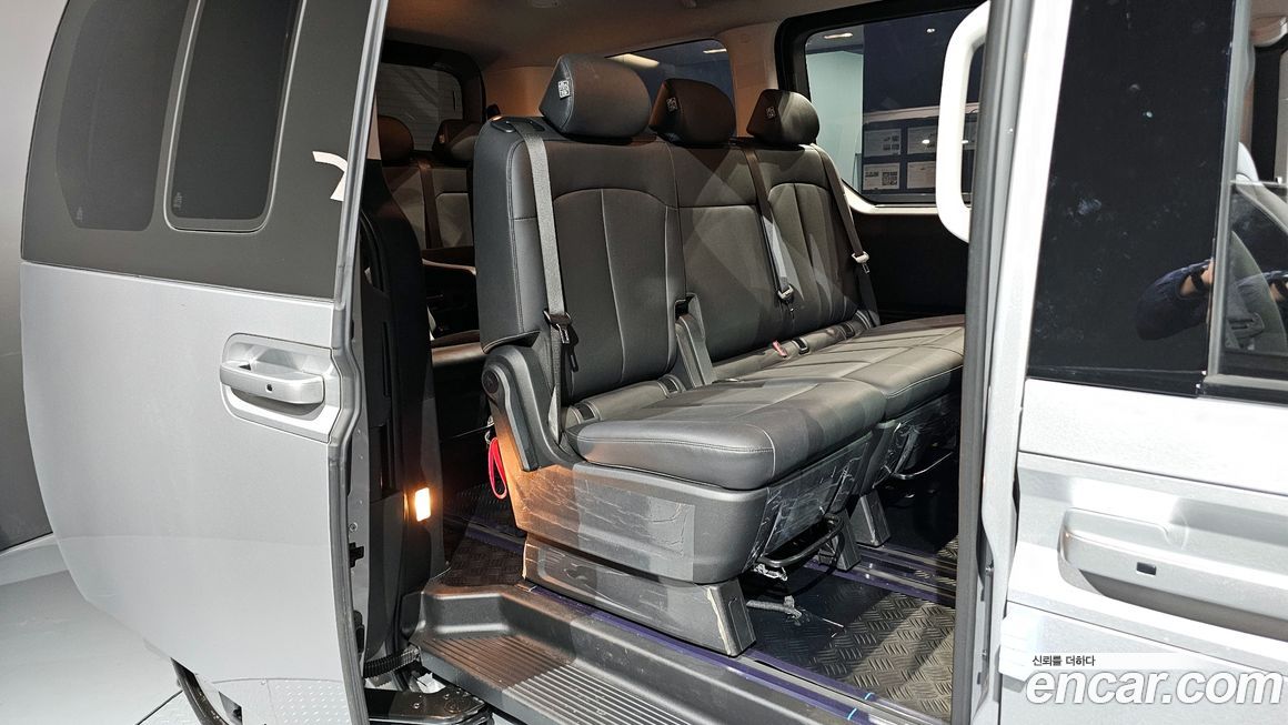 Hyundai Staria 2025