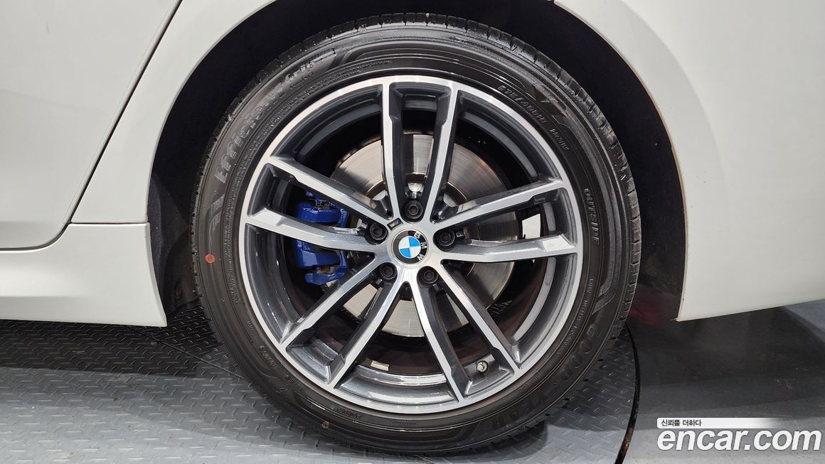 BMW 5-Series 2022