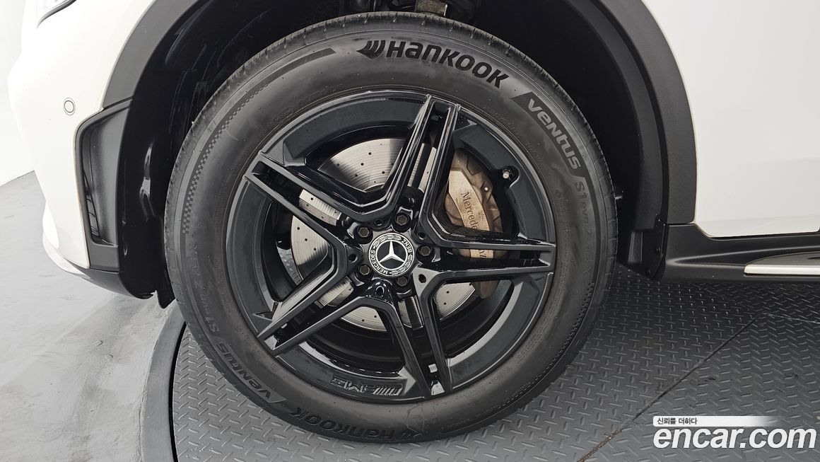 Mercedes-Benz GLC-Class 2021