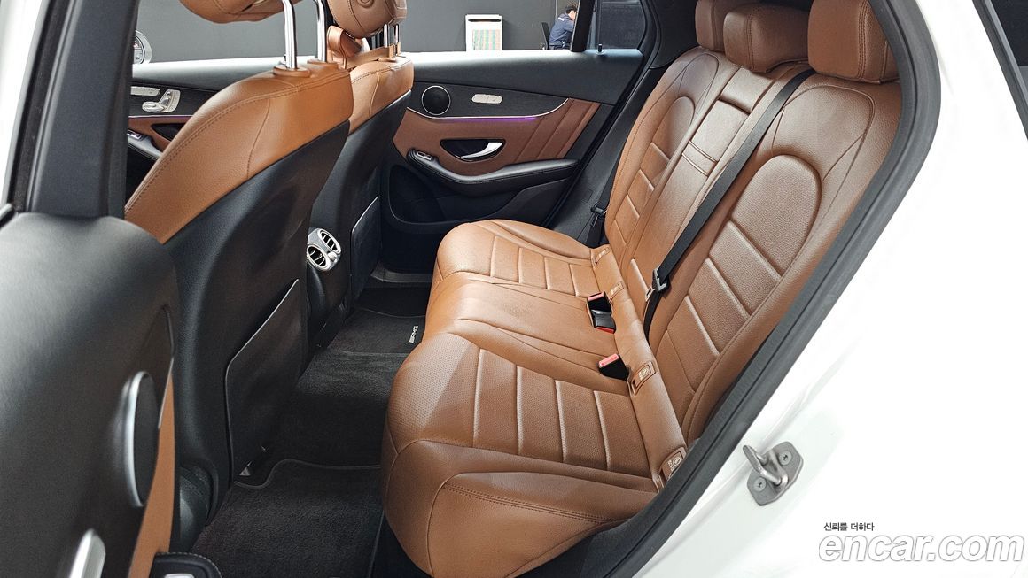 Mercedes-Benz GLC-Class 2021