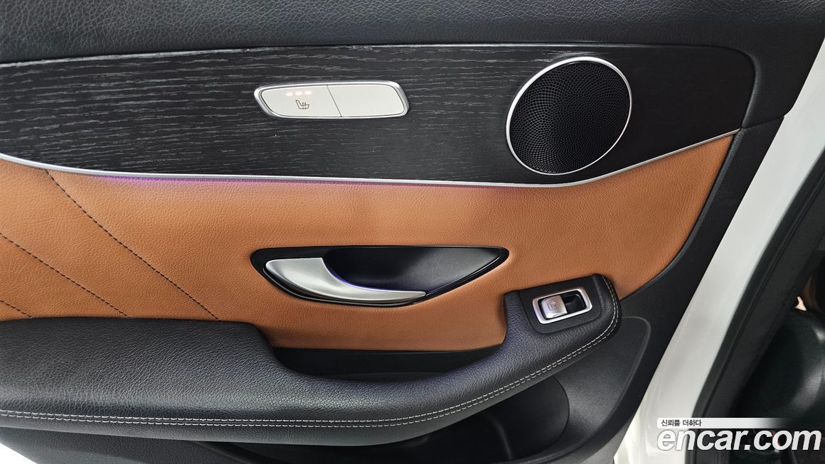 Mercedes-Benz GLC-Class 2021