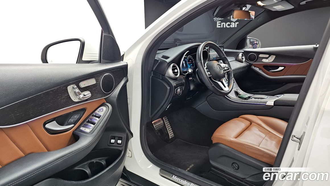 Mercedes-Benz GLC-Class 2021