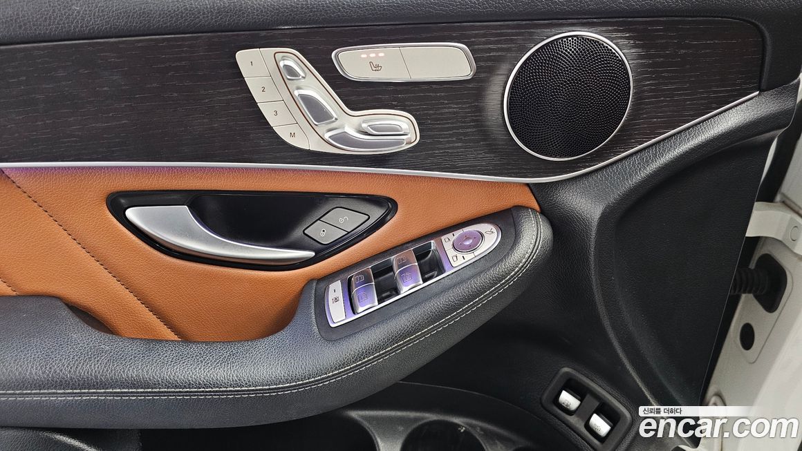 Mercedes-Benz GLC-Class 2021