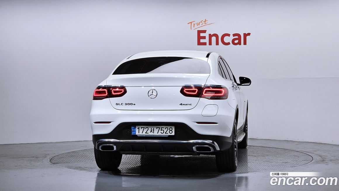 Mercedes-Benz GLC-Class 2021