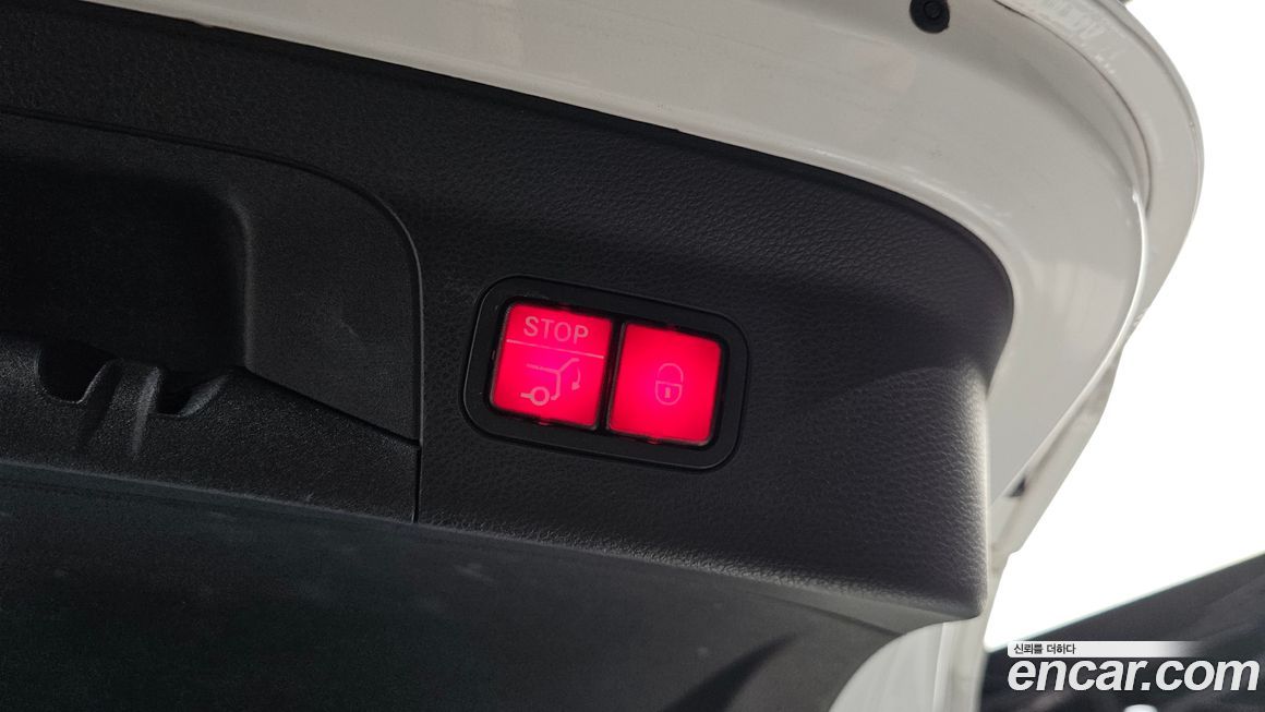 Mercedes-Benz GLC-Class 2021