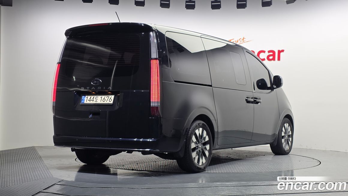 Hyundai Staria 2022