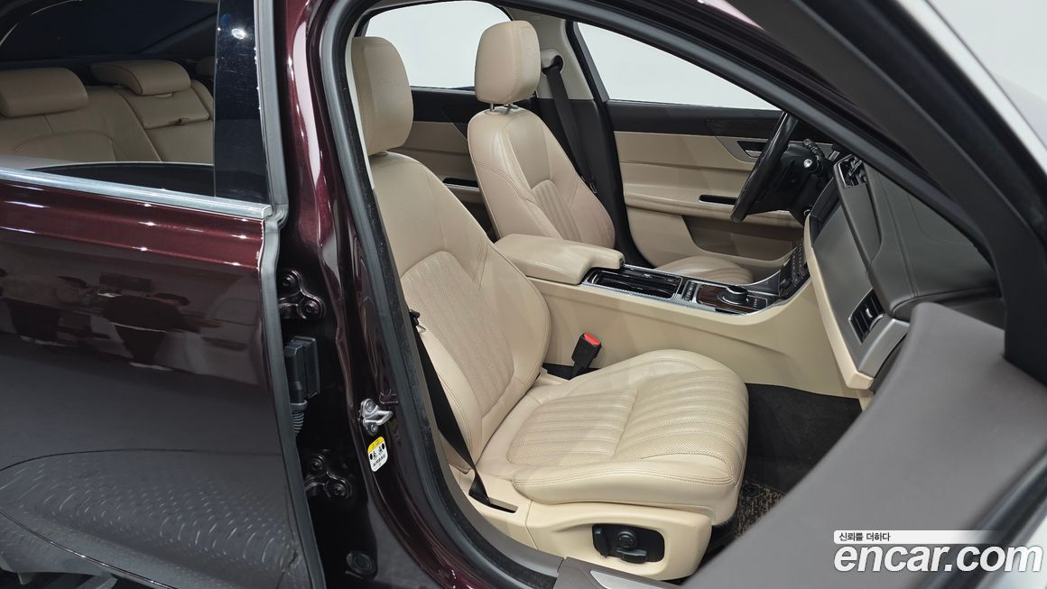 Jaguar XF 2017