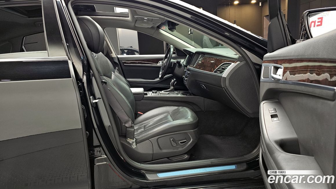 Hyundai Genesis 2016