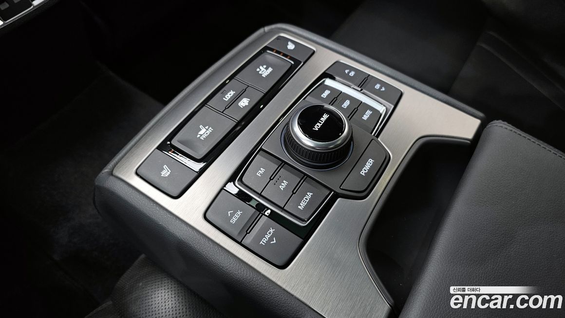 Hyundai Genesis 2016