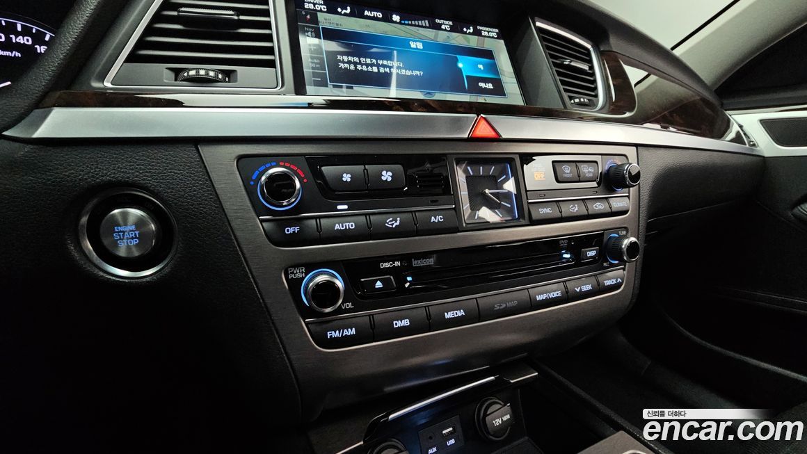 Hyundai Genesis 2016