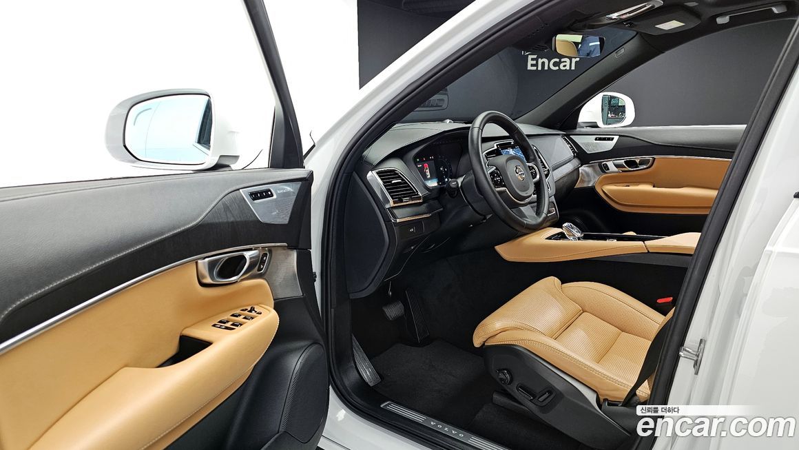 Volvo XC90 2025