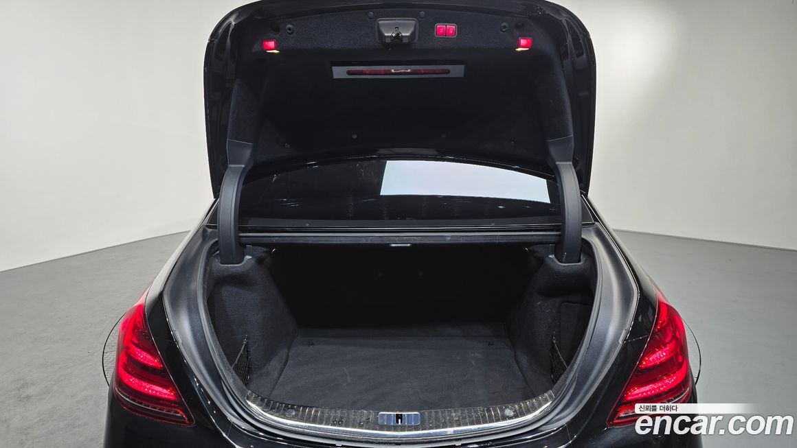 Mercedes-Benz S-Class 2020