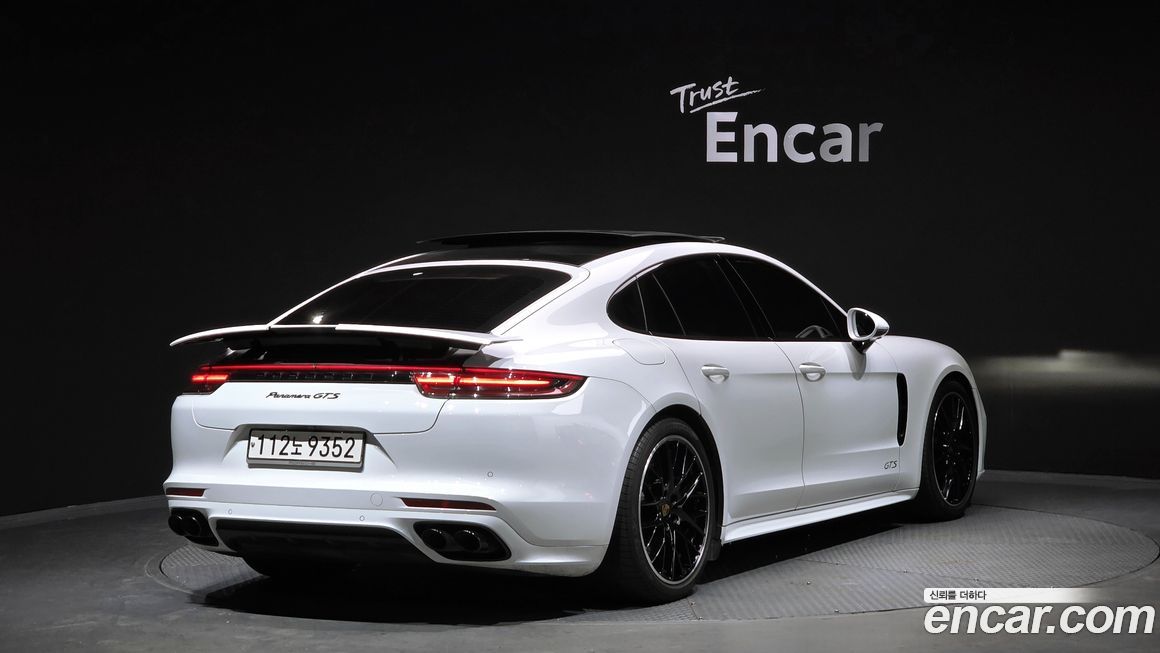 Porsche Panamera 2020