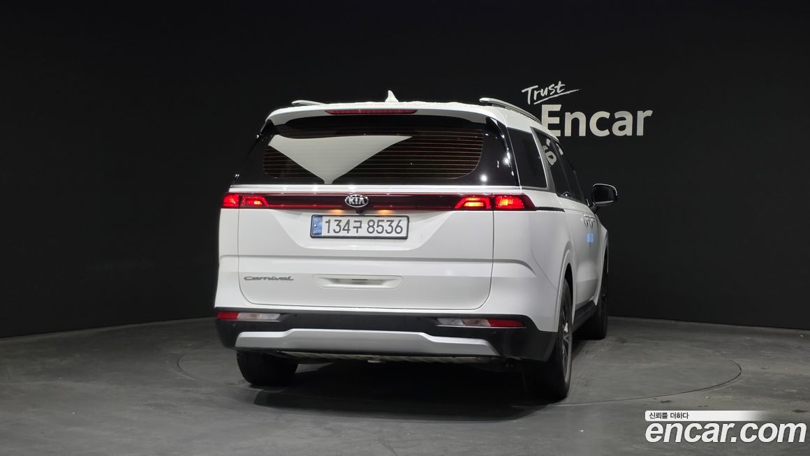 Kia Canival 2021