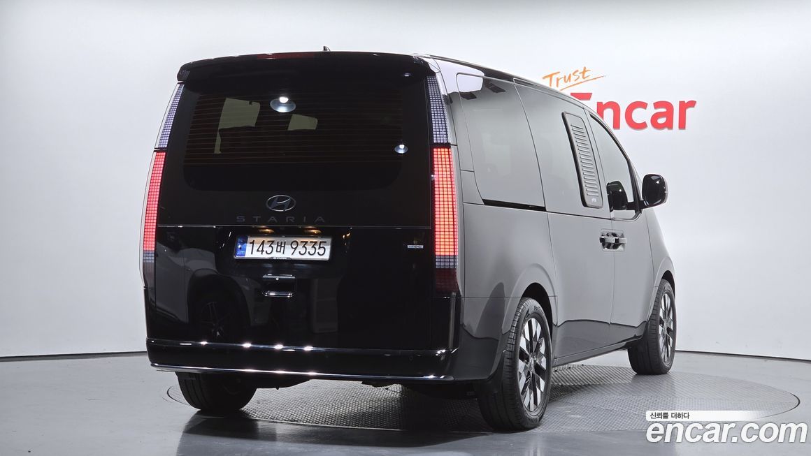Hyundai Staria 2025