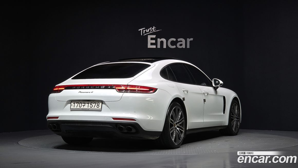 Porsche Panamera 2020