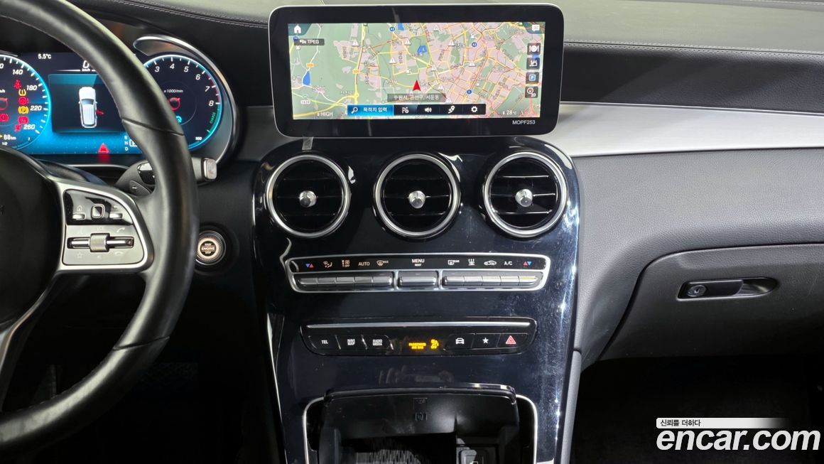 Mercedes-Benz GLC-Class 2021