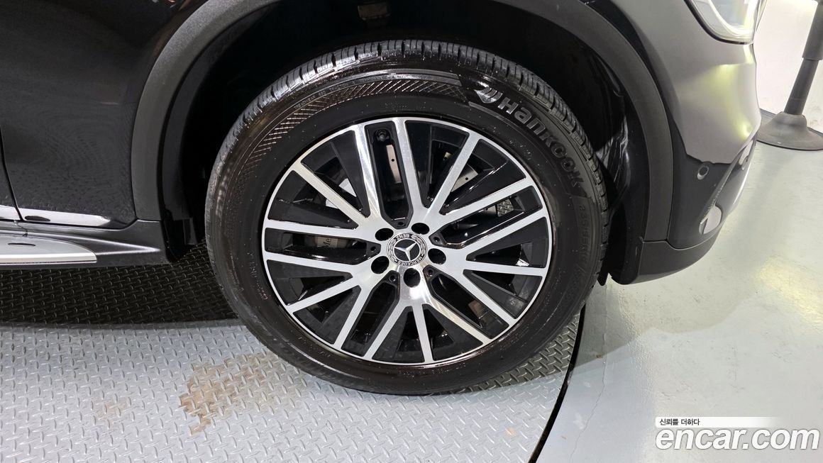 Mercedes-Benz GLC-Class 2021