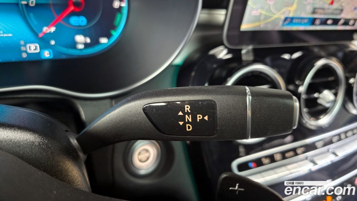 Mercedes-Benz GLC-Class 2021