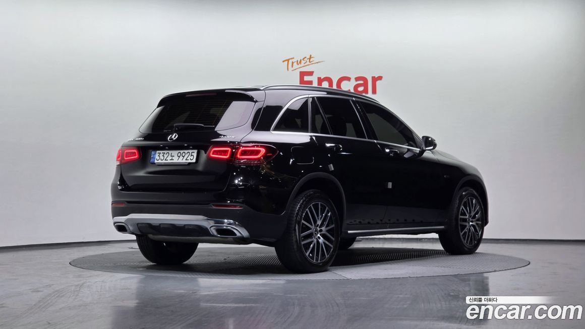 Mercedes-Benz GLC-Class 2021