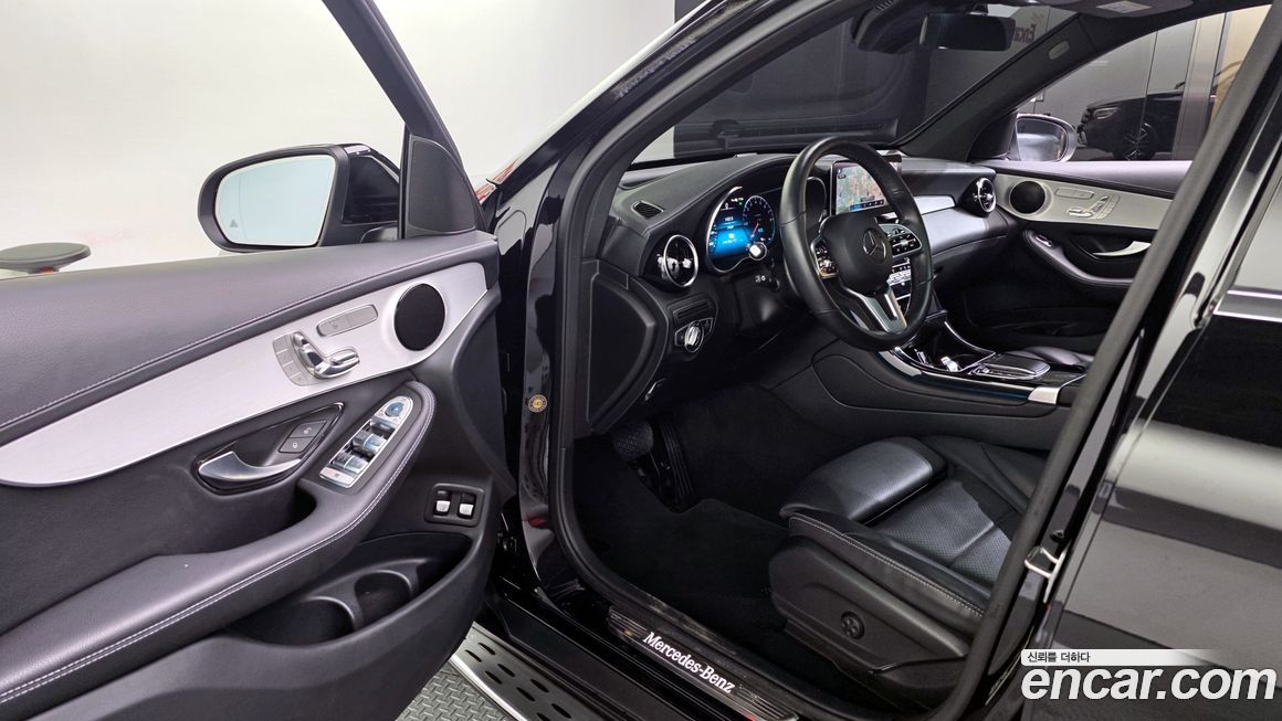 Mercedes-Benz GLC-Class 2021