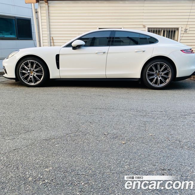 Porsche Panamera 2020