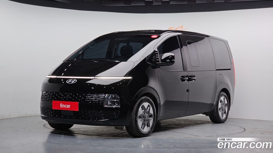 Hyundai Staria 2025