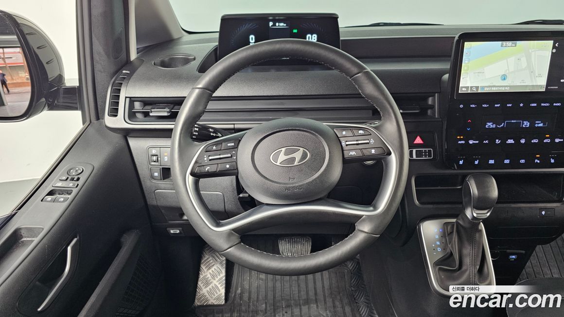 Hyundai Staria 2025