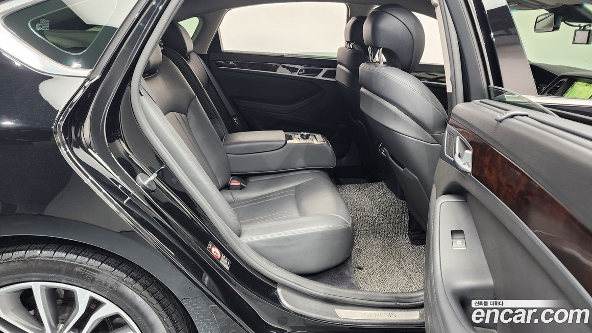 Hyundai Genesis 2015