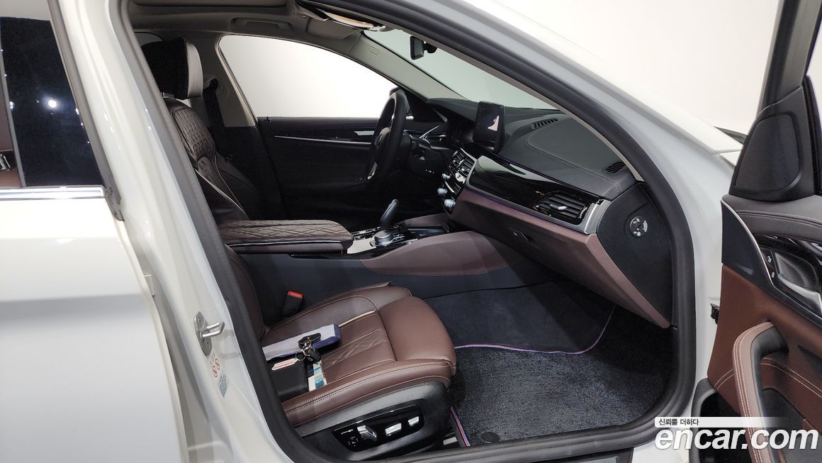 BMW 5-Series 2021