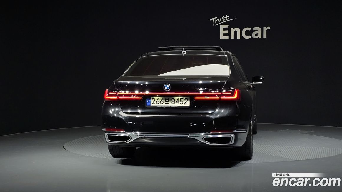 BMW 7-Series 2021