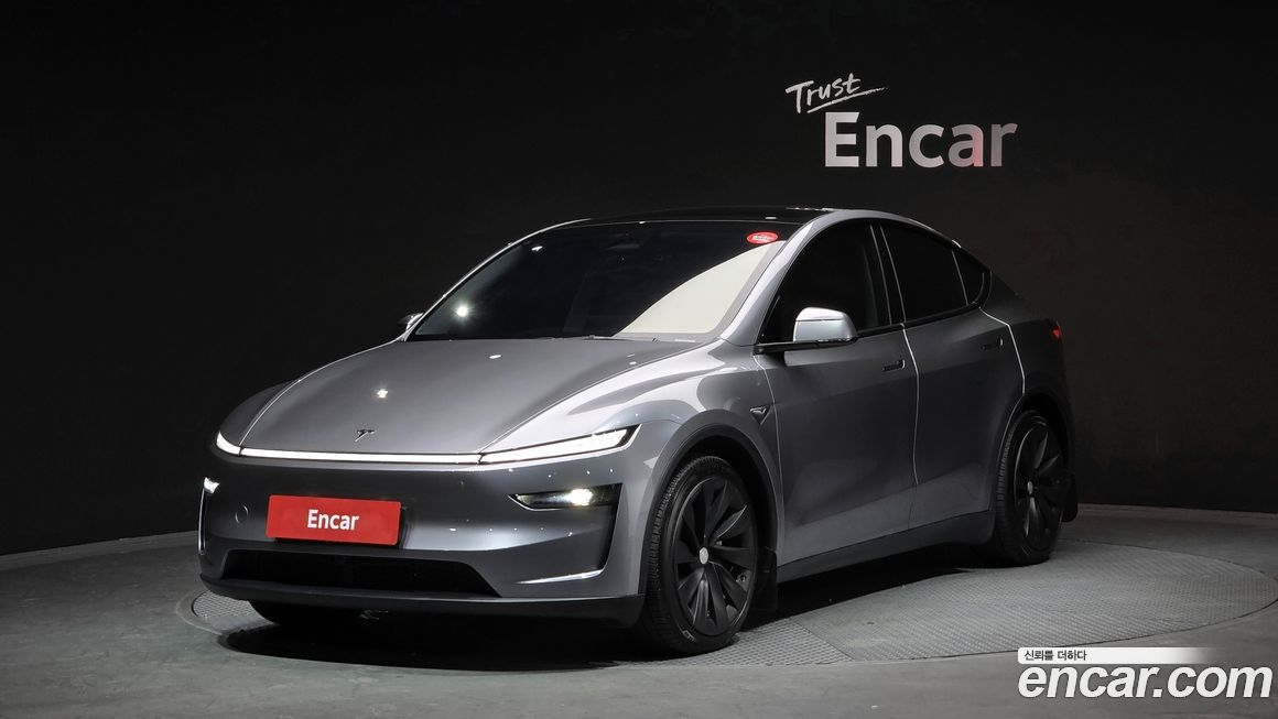 Tesla Model Y 2025