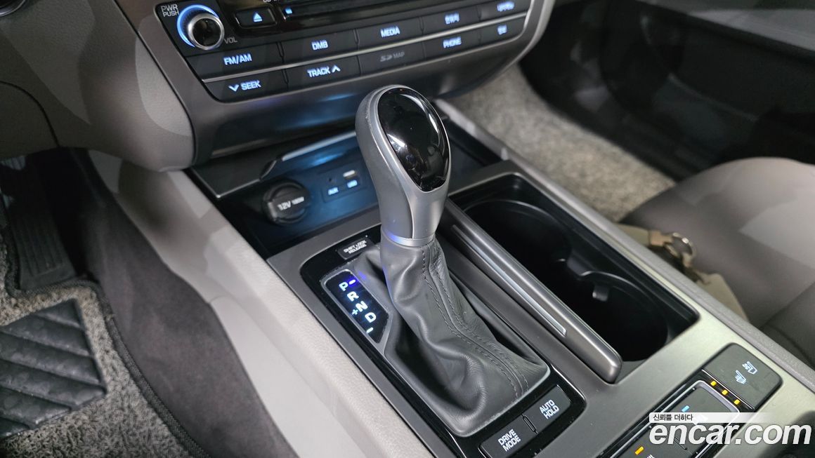 Hyundai Genesis 2016