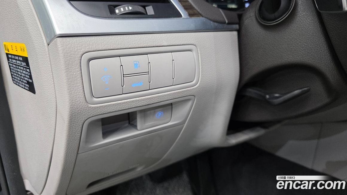 Hyundai Genesis 2016