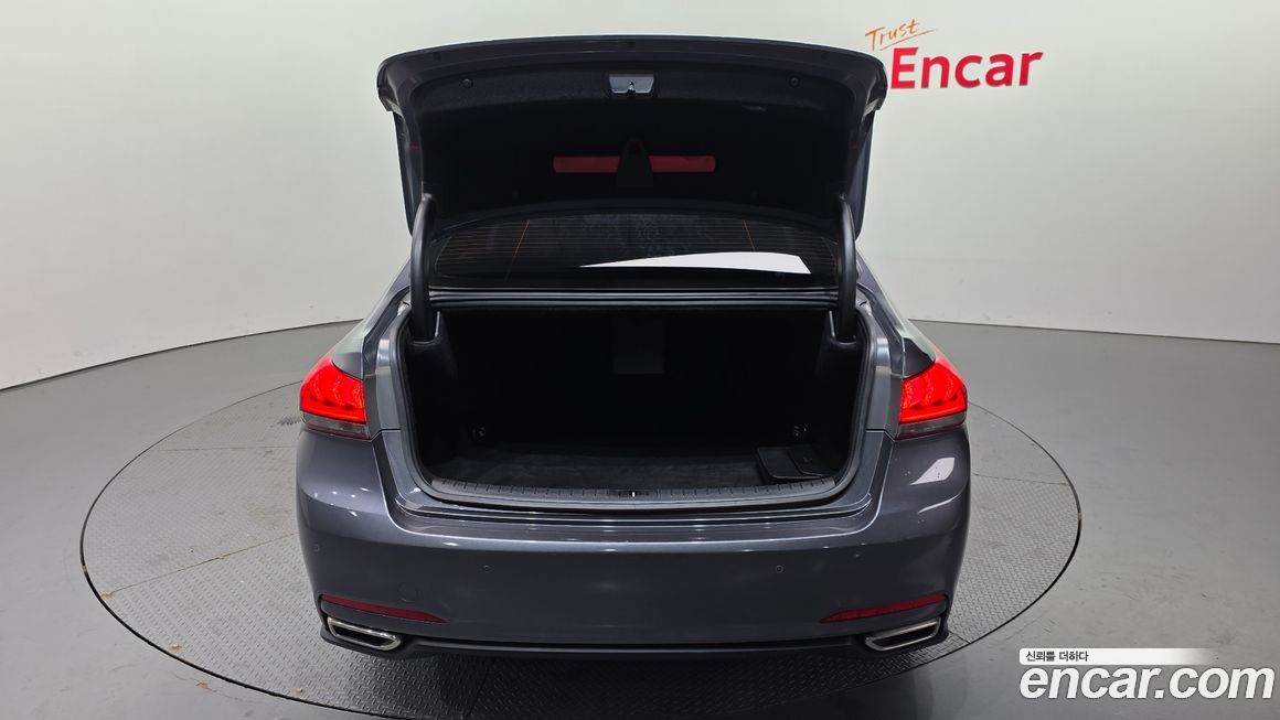 Hyundai Genesis 2016