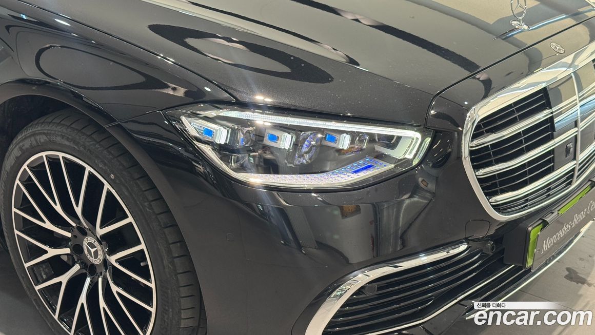 Mercedes-Benz S-Class 2025