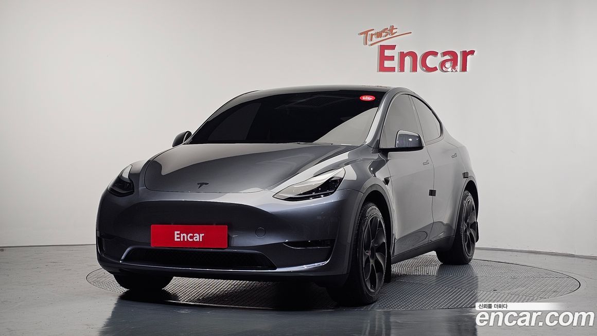 Tesla Model Y 2024