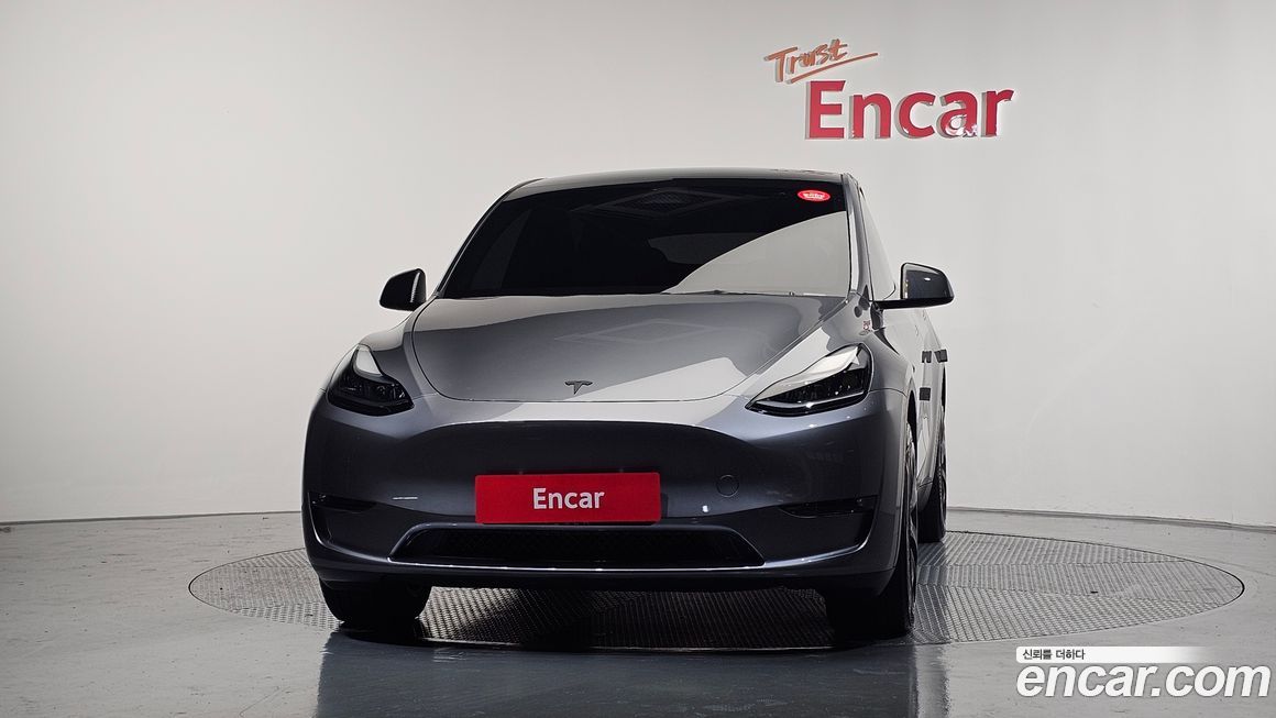 Tesla Model Y 2024
