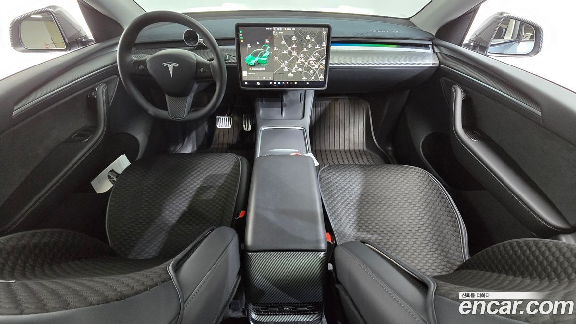 Tesla Model Y 2024